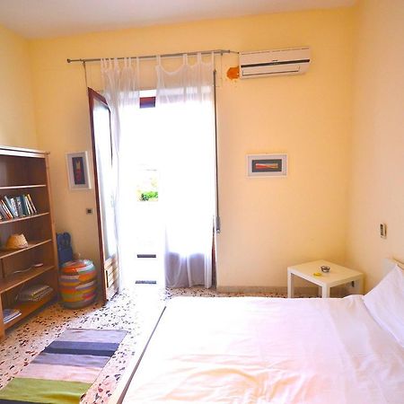 Cozy Holiday Home In Pozzillo With Terrace 아치레알레 외부 사진