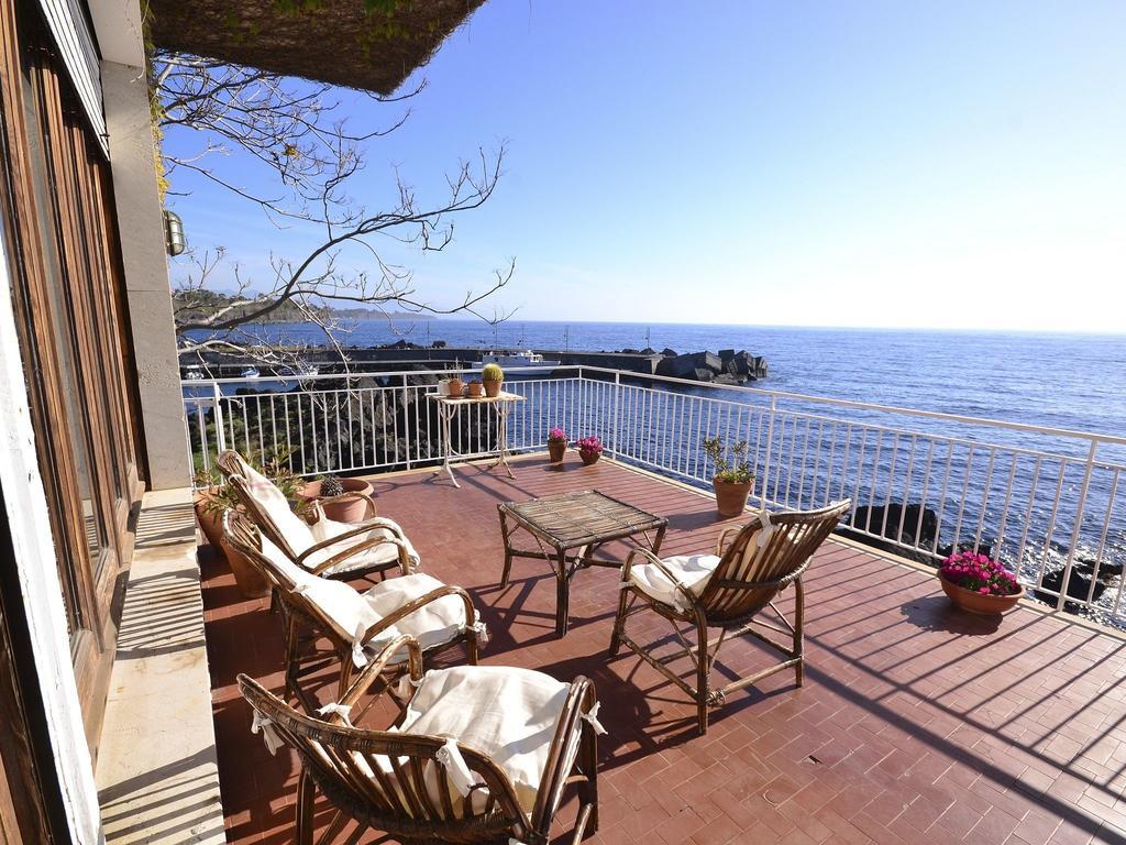 Cozy Holiday Home In Pozzillo With Terrace 아치레알레 외부 사진