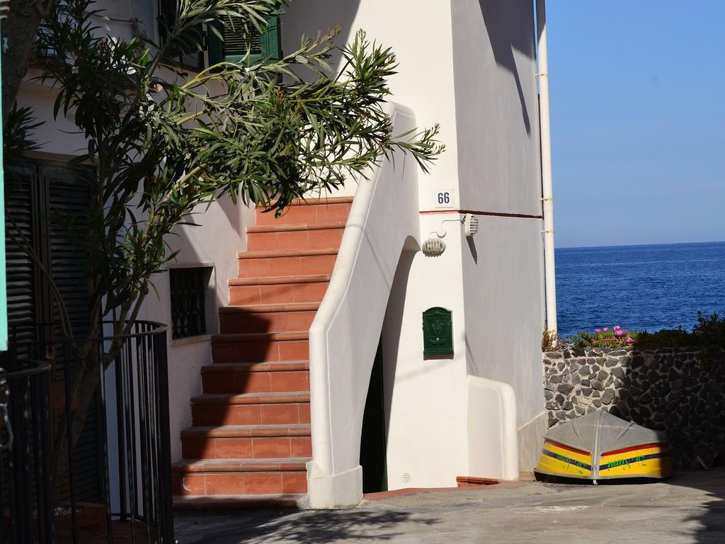 Cozy Holiday Home In Pozzillo With Terrace 아치레알레 외부 사진